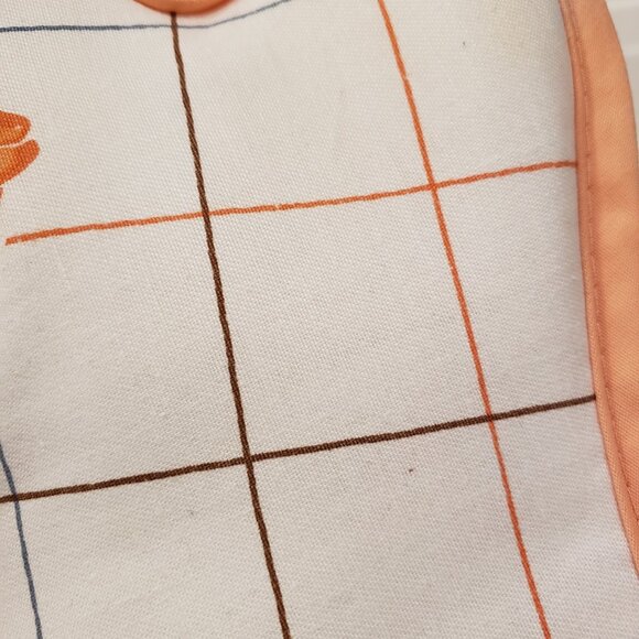 Vintage white and orange oven mitts - Picture 9 of 9